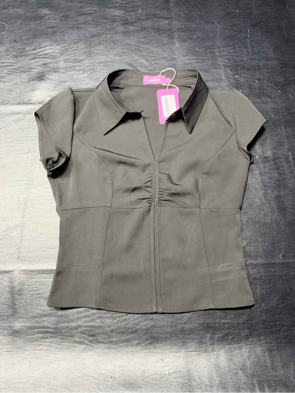 Edikted Brylee Non-Zip Short-Sleeve V-Neck Top With Collar - NWT